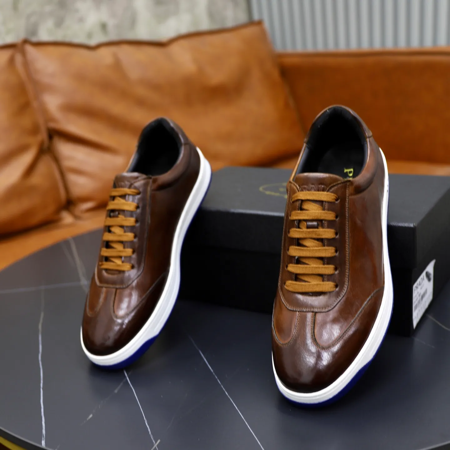 Factory price: 💰640 Prada classic men’s lace-up casual shoes | Imported cowhide upper | Upper stitching layered design, light and breathable | Soft and comfortable | Decorated with PRADA letters on the side | Distinctive sports style, showing the brand style | Lightweight concave and convex pattern rubber soles | Matched with cowhide foot pad lining | Excellent foot feel, fashionable and elegant | Size: 38-44 (45 customized)